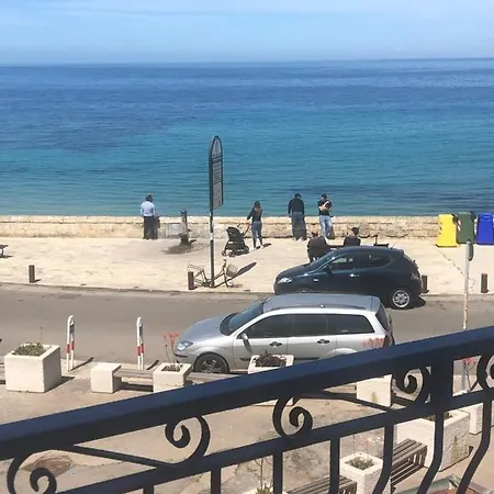 Πανσιόν Grecale B&B Camere Con Vista